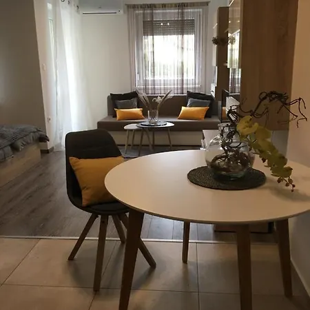 Apartman Home Apartment