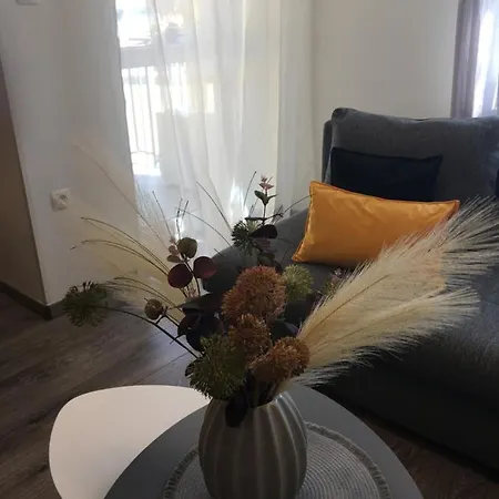 Home Apartment *